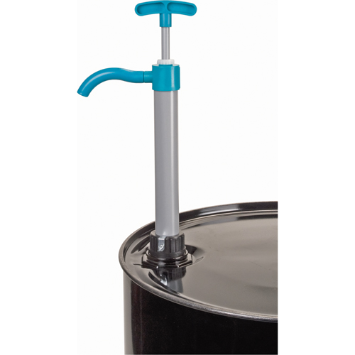 Pompe de type &agrave; tirer pour baril, Pour 55 gal., 22 oz/course We Share Industrial Supply
