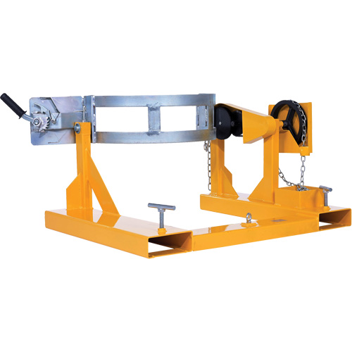 Porte-baril pour chariot &agrave; fourche, Pour 55 gal. US (45,8 gal imp&eacute;rial) We Share Industrial Supply