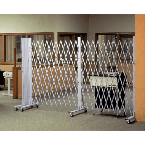 Barri&egrave;res extensibles portatives, Emboîtables, 72" lo x 72" h, Argent We Share Industrial Supply