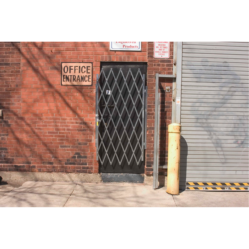 Barri&egrave;res de porte robustes, Simple, 4' lo x 6' 6" h d&eacute;ploy&eacute; We Share Industrial Supply
