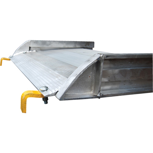 Aluminum Walk Ramp, 1000 lbs. Capacity, 38" W x 193-1/8" L We Share Industrial Supply