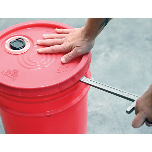 Cl&eacute; pour baril, Ouverture de 3/4"/2", Poign&eacute;e 9-1/2", Acier inoxydable We Share Industrial Supply