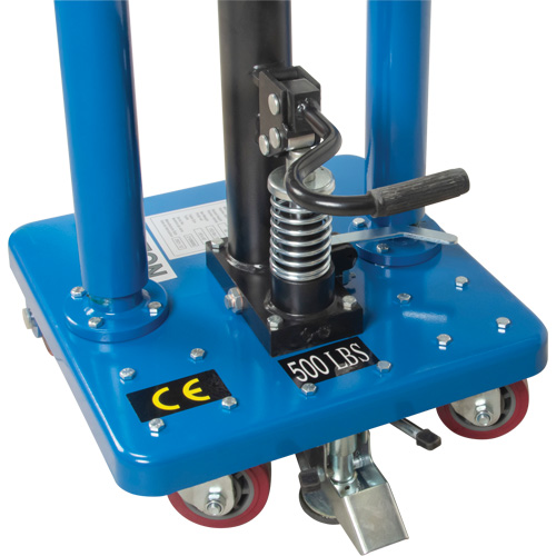 Table de travail hydraulique, 18'' lo x 18'' la, Acier, Capacit&eacute; 500 lb We Share Industrial Supply