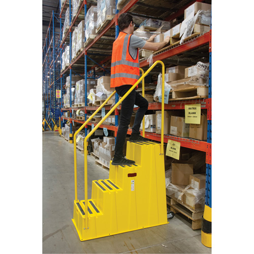 Escabeau industriel, 4 marches, 44" x 22-1/4" x Hauteur 65-1/8" We Share Industrial Supply