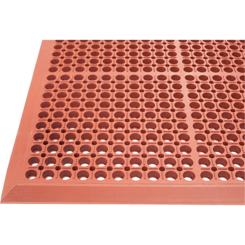 Tapis de s&eacute;rie Competitor, &agrave; fentes, 3' x 5' x 7/8", Orange, Caoutchouc naturel We Share Industrial Supply
