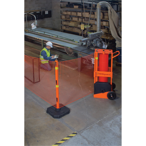 Zone de s&eacute;curit&eacute; portative , 100' lo, Acier, Orange We Share Industrial Supply
