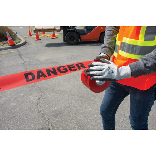 Ruban pour barricade Danger, Bilingue, 3" la x 1000' lo, 1,5 mil, Noir/rouge We Share Industrial Supply