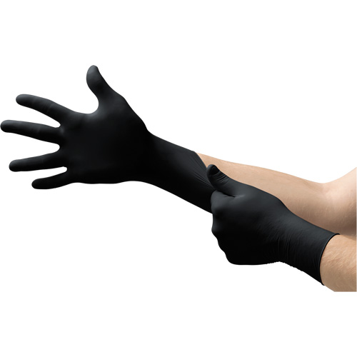 Gants Onyx, Petit, Nitrile, 3,5 mils, Sans poudre, Noir We Share Industrial Supply