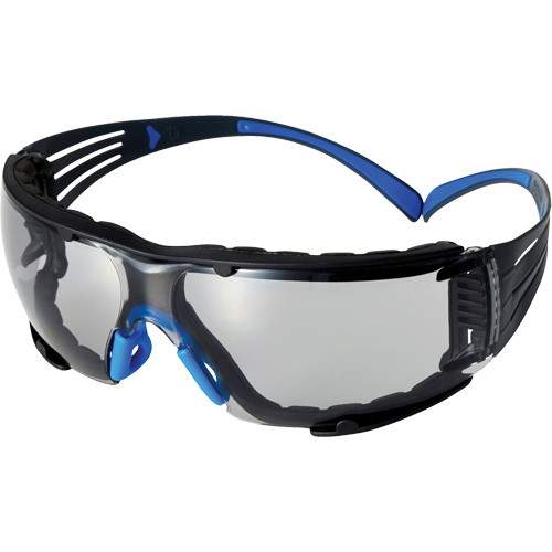 Lunettes de s&eacute;curit&eacute; SecureFit s&eacute;rie 400, Lentille Int&eacute;rieur/ext&eacute;rieur, Antibu&eacute;e/Anti-&eacute;gratignures, ANSI Z87+/R&eacute;pond ou surpasse la norme CSA Z94.3 We Share Industrial Supply