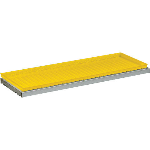 &eacute;tag&egrave;re SpillSlope avec plateau pour armoire de s&eacute;curit&eacute; We Share Industrial Supply