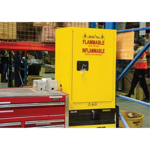 Armoire de rangement pour a&eacute;rosols inflammables, 12 gal., 1 Porte(s), 23" La x 35" h x 18" p We Share Industrial Supply