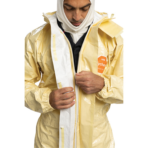 Combinaison 6000 SFR Tychem, Taille Petit, Khaki We Share Industrial Supply