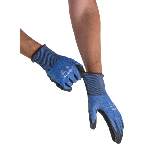Gants l&eacute;gers et haute dext&eacute;rit&eacute; r&eacute;sistants &agrave; la coupe, Taille 9, Calibre 18, Rev&ecirc;tement Mousse de nitrile, Enveloppe en Acier inoxydable/PEHP/Tungst&egrave;ne, ASTM ANSI niveau A9 We Share Industrial Supply