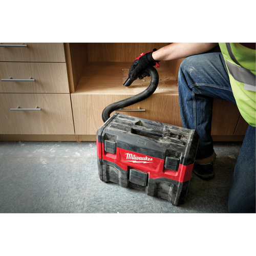 Aspirateur humide/sec M18 (outil seulement), 18 V, Capacit&eacute; 2 gal. We Share Industrial Supply