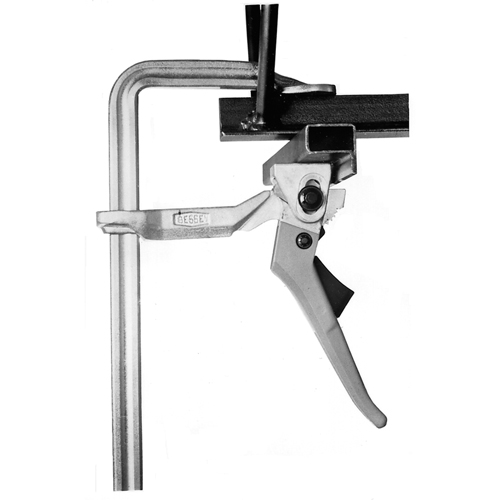 Serre-joints &agrave; levier (s&eacute;rie LC), 8" (203,2 mm), Force de serrage 660 lb We Share Industrial Supply