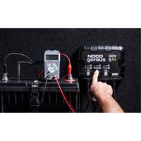 Chargeur de batterie embarqu&eacute; &agrave; 3 sorties de 15 amp&egrave;res Gen5X3 Genius We Share Industrial Supply