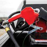 Pistolet de distribution automatique rouge pour essence We Share Industrial Supply