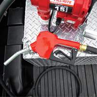 Pistolet de distribution automatique rouge pour essence We Share Industrial Supply