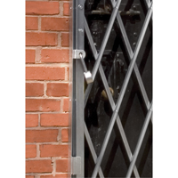 Barri&egrave;res de porte robustes, Simple, 4' lo x 5' 9" h d&eacute;ploy&eacute; We Share Industrial Supply