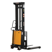 Gerbeur pour chariot &eacute;l&eacute;vateur, Fonctionnement &eacute;lectrique, Capacit&eacute; 2000 lb, Lev&eacute;e max 150" We Share Industrial Supply