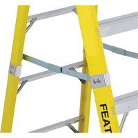 Industrial Heavy-Duty Stepladders (6400 Series), 6', Fibreglass, 300 lbs. Capacity, Type 1A We Share Industrial Supply