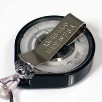 Porte-insignes r&eacute;tractables pour carte d'identit&eacute; Mini-Bak, Plastique, C&acirc;ble 36", Fixation Agrafe de ceinture We Share Industrial Supply