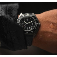 Montre Steel Navigator avec date sur ensemble bracelet en caoutchouc noir de trois morceaux, Num&eacute;rique, &agrave; piles, 41 mm, Noir We Share Industrial Supply