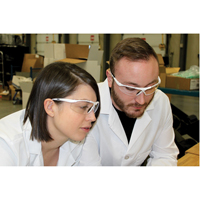 Lunettes de s&eacute;curit&eacute; s&eacute;rie Z1500, Lentille Transparent, Anti-&eacute;gratignures, R&eacute;pond ou surpasse la norme CSA Z94.3 We Share Industrial Supply