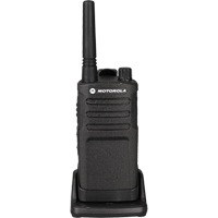 Radio bidirectionnelle commerciale s&eacute;rie RMU, Bande UHF, 4 canaux, Port&eacute;e 250 000 pi² We Share Industrial Supply