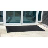 Tapis d'entr&eacute;e ext&eacute;rieure, Caoutchouc, Grattoir Type, Motif Textur&eacute;, 2' x 2-2/3', Noir We Share Industrial Supply