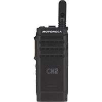 Radio portative de s&eacute;rie SL-300, Bande VHF, 2 canaux, Port&eacute;e 2 We Share Industrial Supply