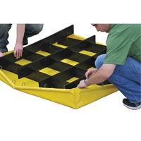 Ultra-Spill Pallet flexible, 4 barils, Capacit&eacute; de d&eacute;versement 66 gal. US, 48" x 48" x 7" We Share Industrial Supply
