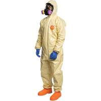 Combinaison 6000 SFR Tychem, Taille Petit, Khaki We Share Industrial Supply
