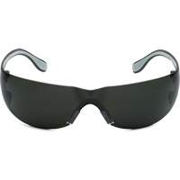 Lunettes de s&eacute;curit&eacute; Adapt Lite, Lentille Fum&eacute;e, Antibu&eacute;e/Anti-&eacute;gratignures, ANSI Z87+/R&eacute;pond ou surpasse la norme CSA Z94.3 We Share Industrial Supply