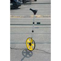 Roue d'arpentage num&eacute;rique, 12,5"/31,8 cm, Gamme de 99999,9 m, Pieds/m&egrave;tres We Share Industrial Supply