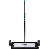 Balayeuse magn&eacute;tique &agrave; pousser, 24" la We Share Industrial Supply