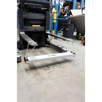 Balais de cour magn&eacute;tique, 36" la We Share Industrial Supply