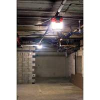 Lampe de chantier compacte M18 RADIUS avec ONE-KEY, DEL, 4400 lumens We Share Industrial Supply