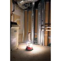Lampe de chantier compacte M18 RADIUS avec ONE-KEY, DEL, 4400 lumens We Share Industrial Supply